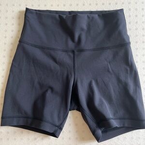 Lululemon Wunder Train High-Rise Short 6"